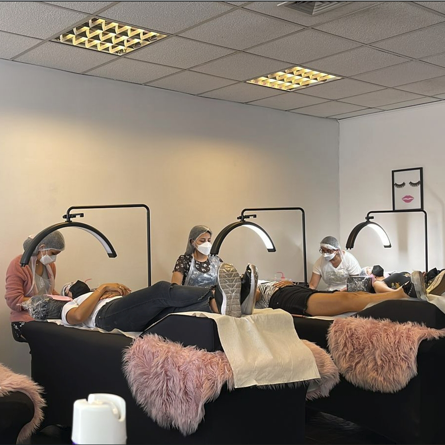 Say goodbye to eye fatigue: Half Moon Lash Lamp How to revolutionize the working environment of eyelash professionals